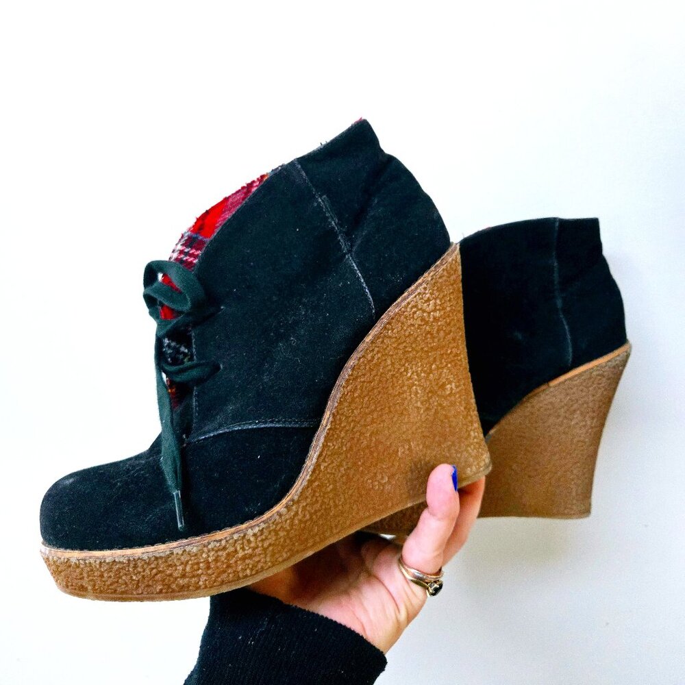 3 For 35 🌼🙌 Rock & Candy by Zigi Black Wedge Heels – Faux Suede